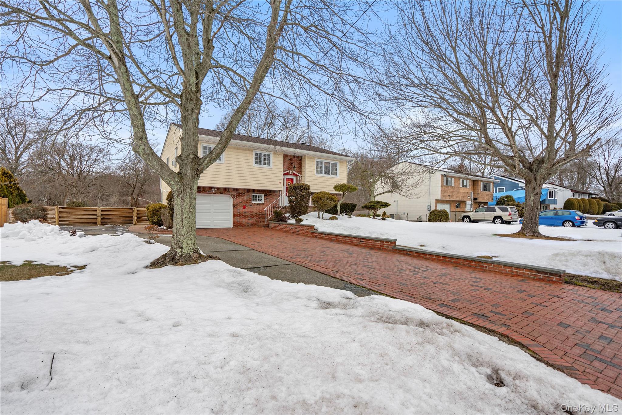 #2 photo, 90 Babylon Avenue, West Islip , NY 11795
