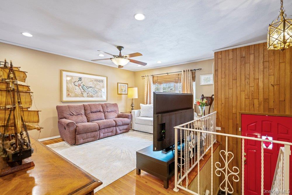 #4 photo, 90 Babylon Avenue, West Islip , NY 11795