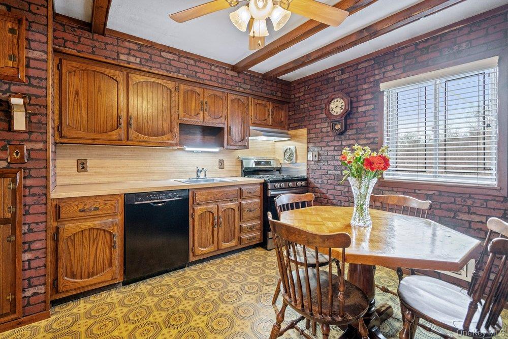 #7 photo, 90 Babylon Avenue, West Islip , NY 11795