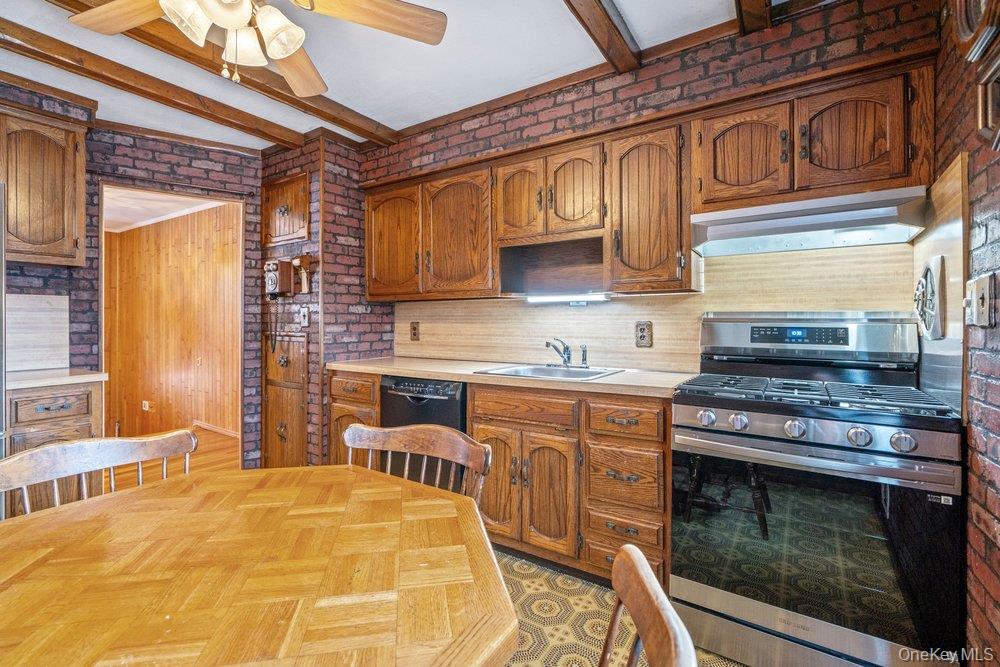 #8 photo, 90 Babylon Avenue, West Islip , NY 11795