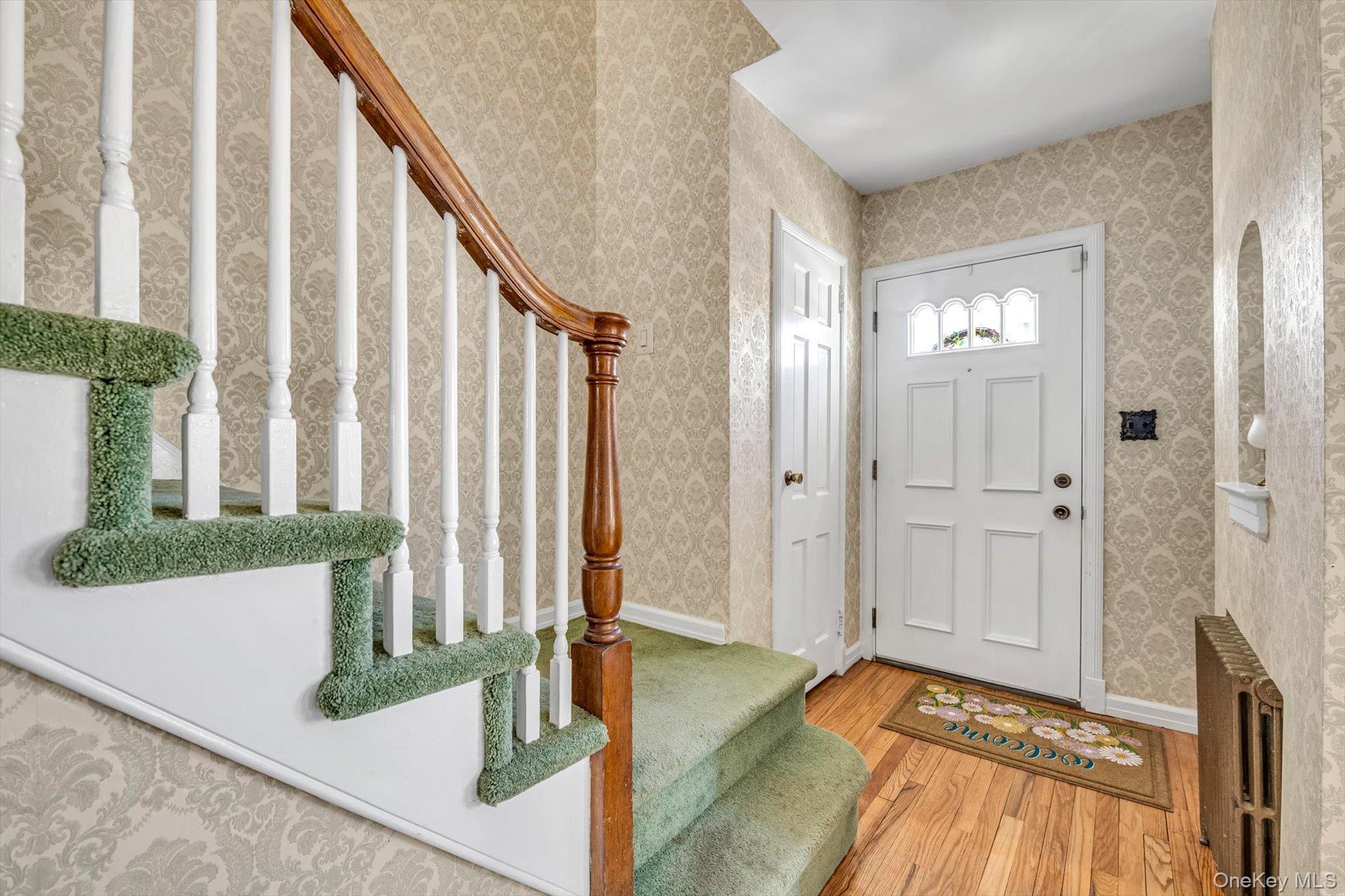 #2 photo, 60 Aberdeen Road, מחוז נסאו New Hyde Park , NY 11040