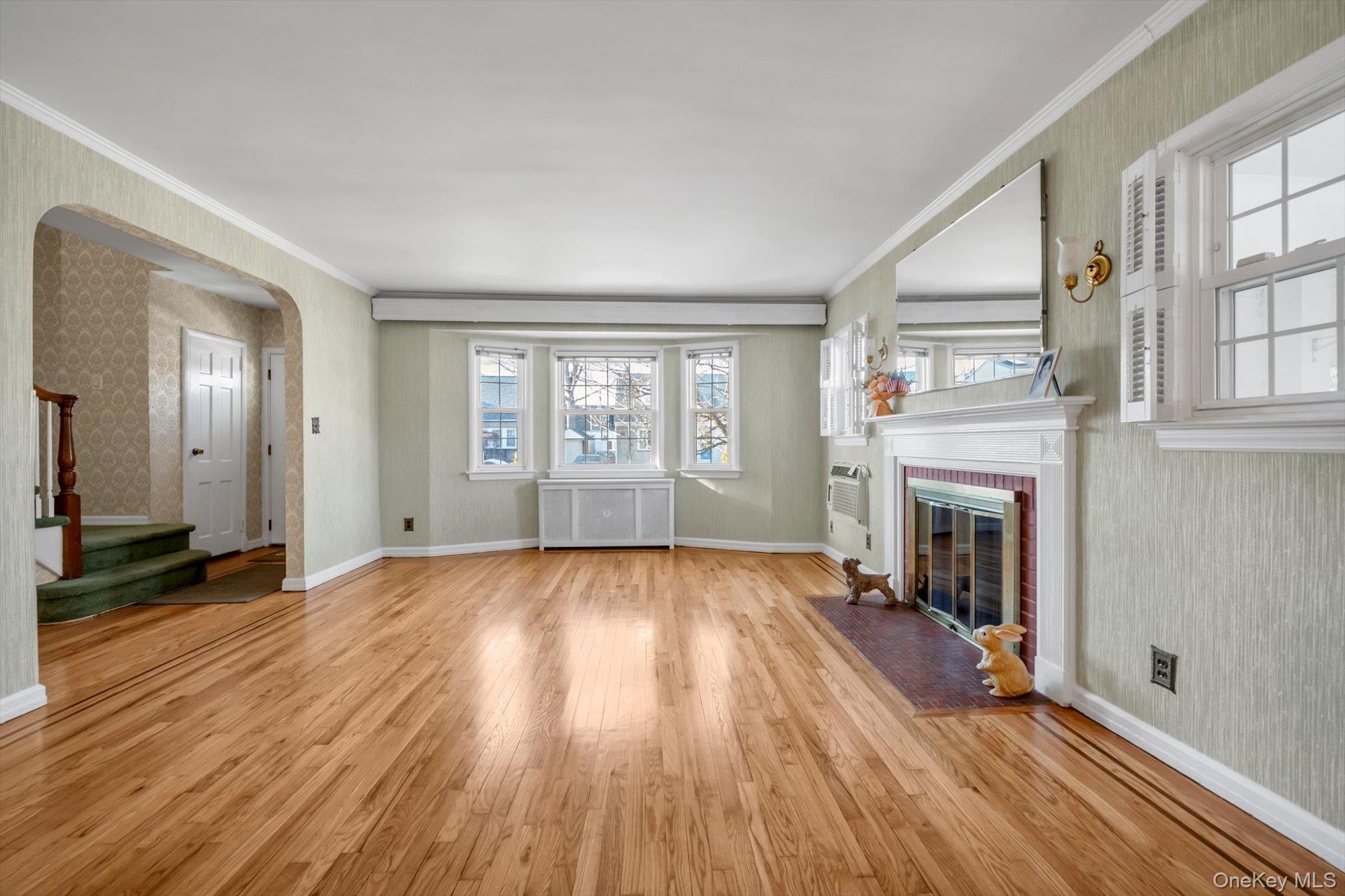 #3 photo, 60 Aberdeen Road, מחוז נסאו New Hyde Park , NY 11040