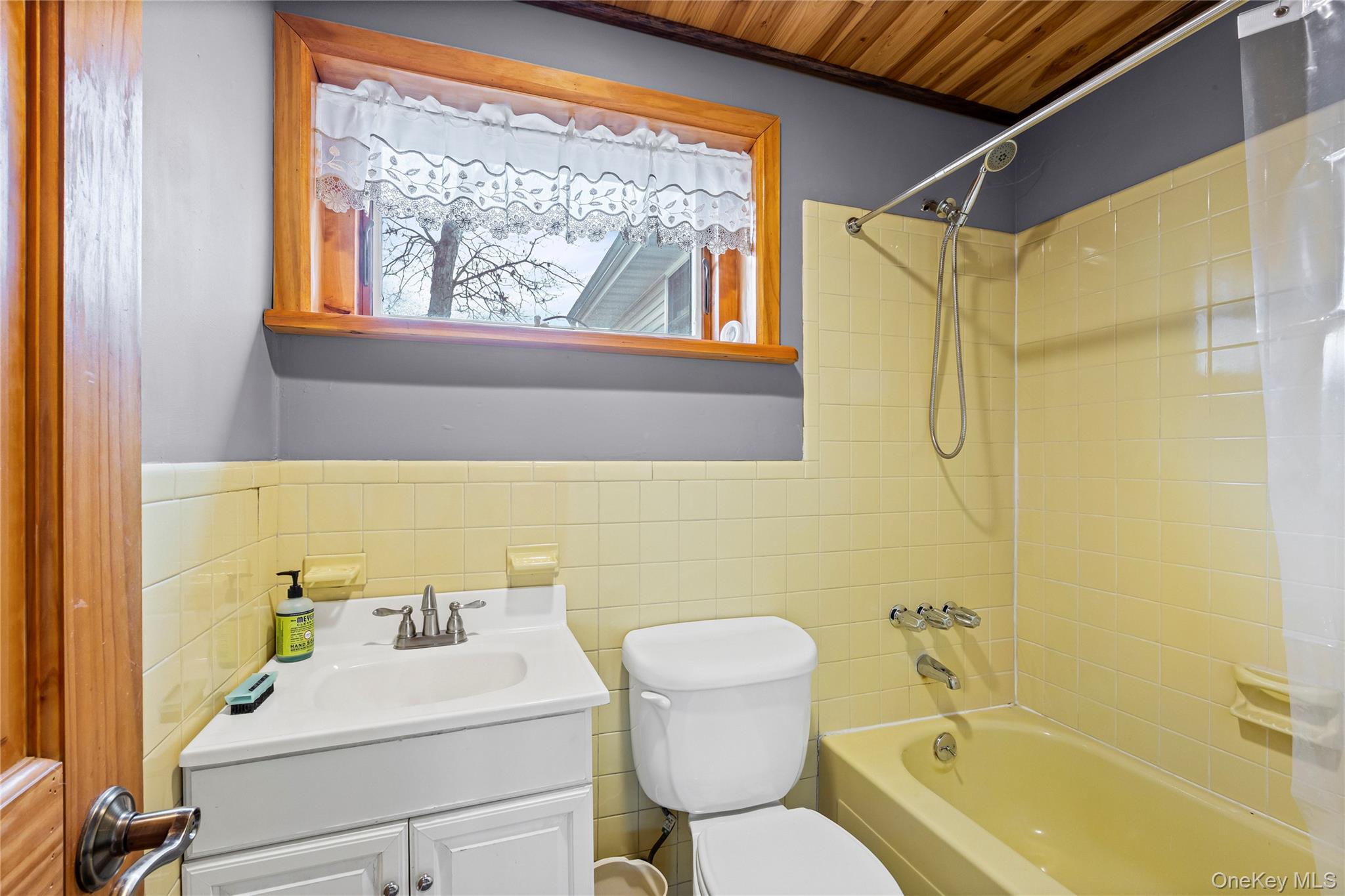 #20 photo, 443 Renee Drive, Bayport , NY 11705