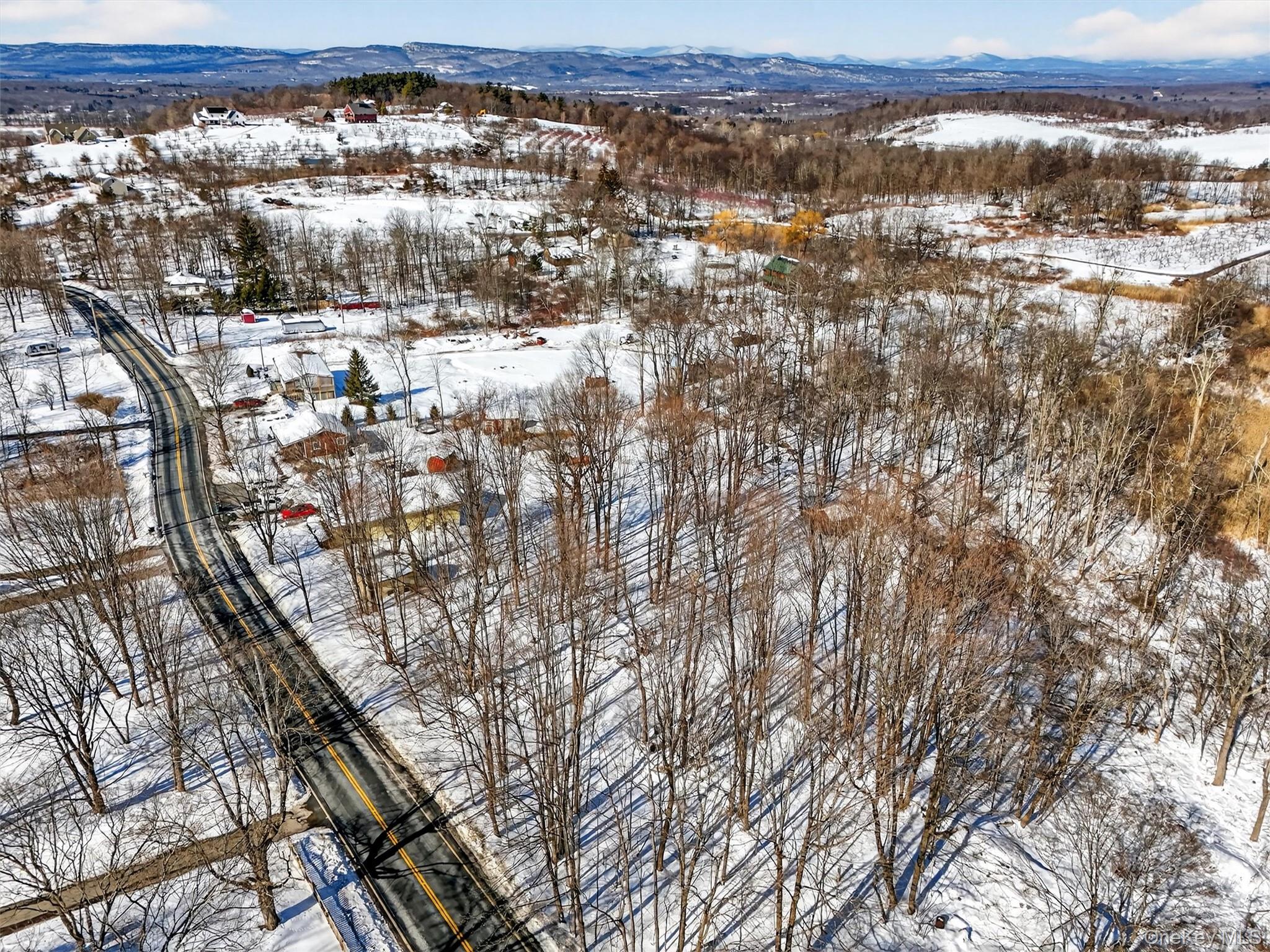 #4 photo, 400 Crescent Avenue, Highland , NY 12528