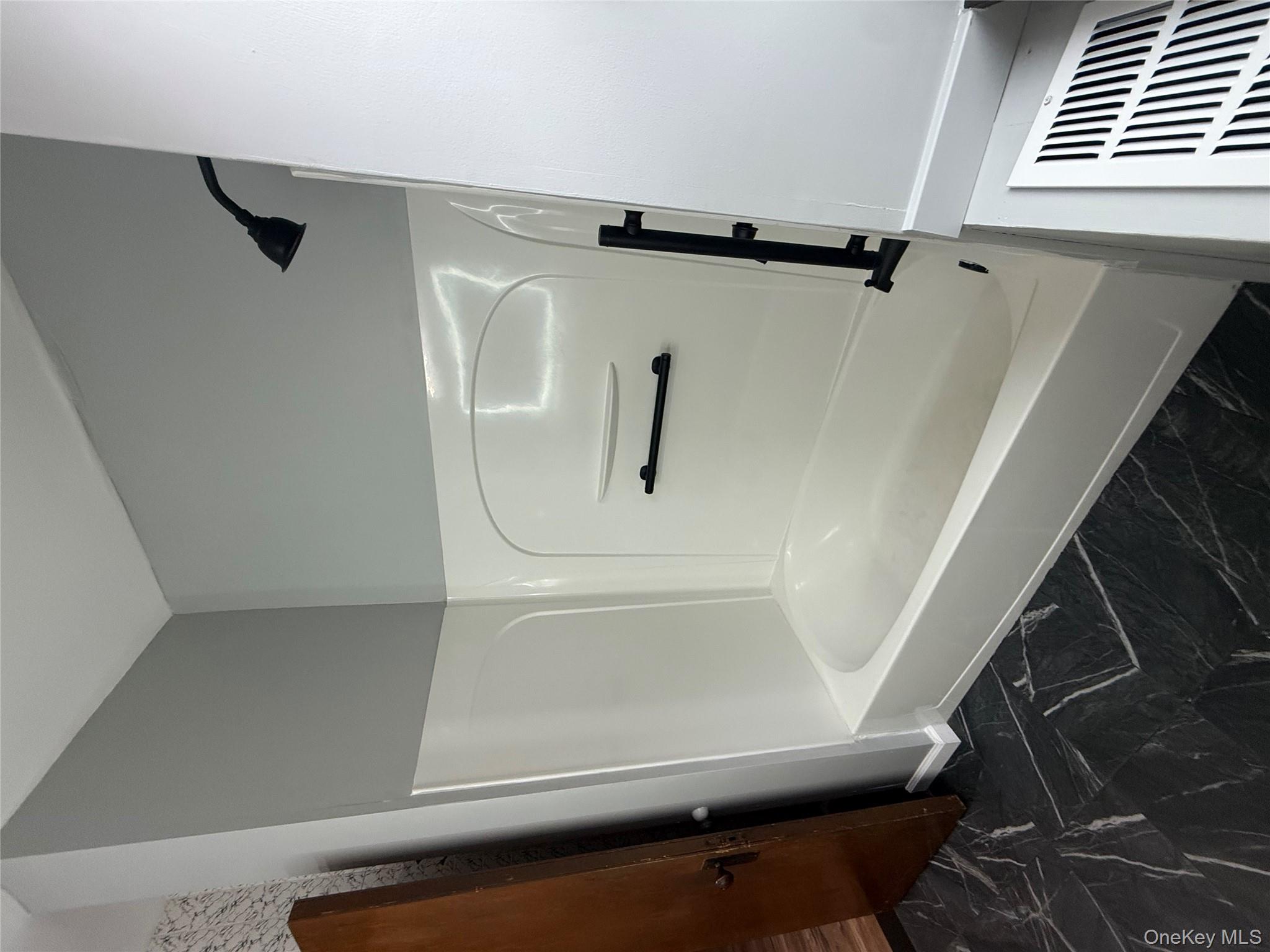 #12 photo, 173 Mansion Street, Poughkeepsie , NY 12601