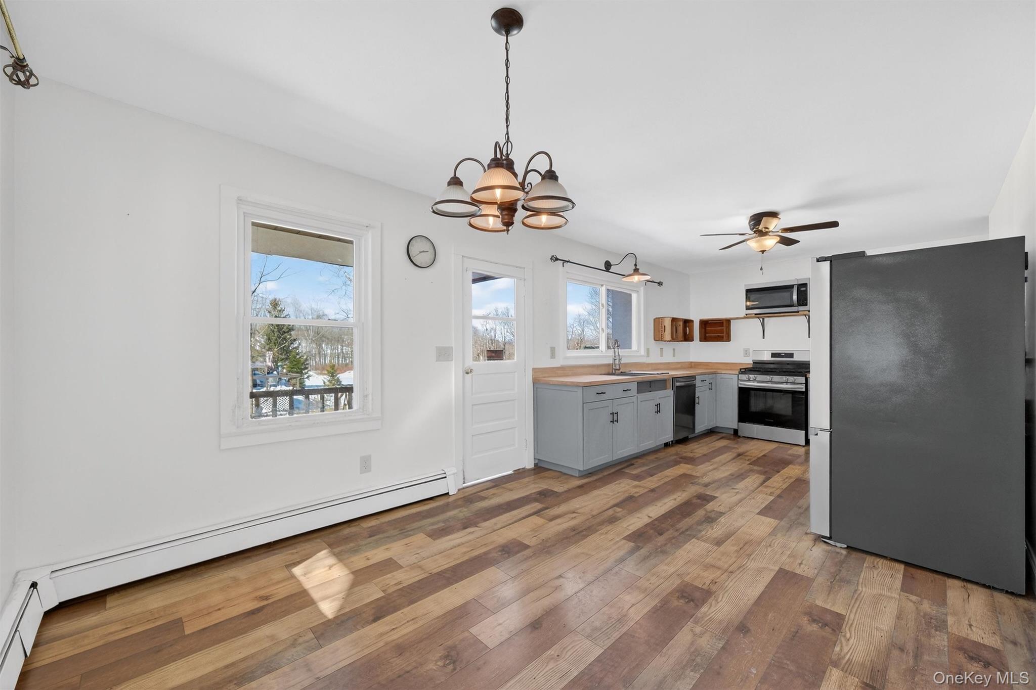 #11 photo, 396 Crescent Avenue, Highland , NY 12528