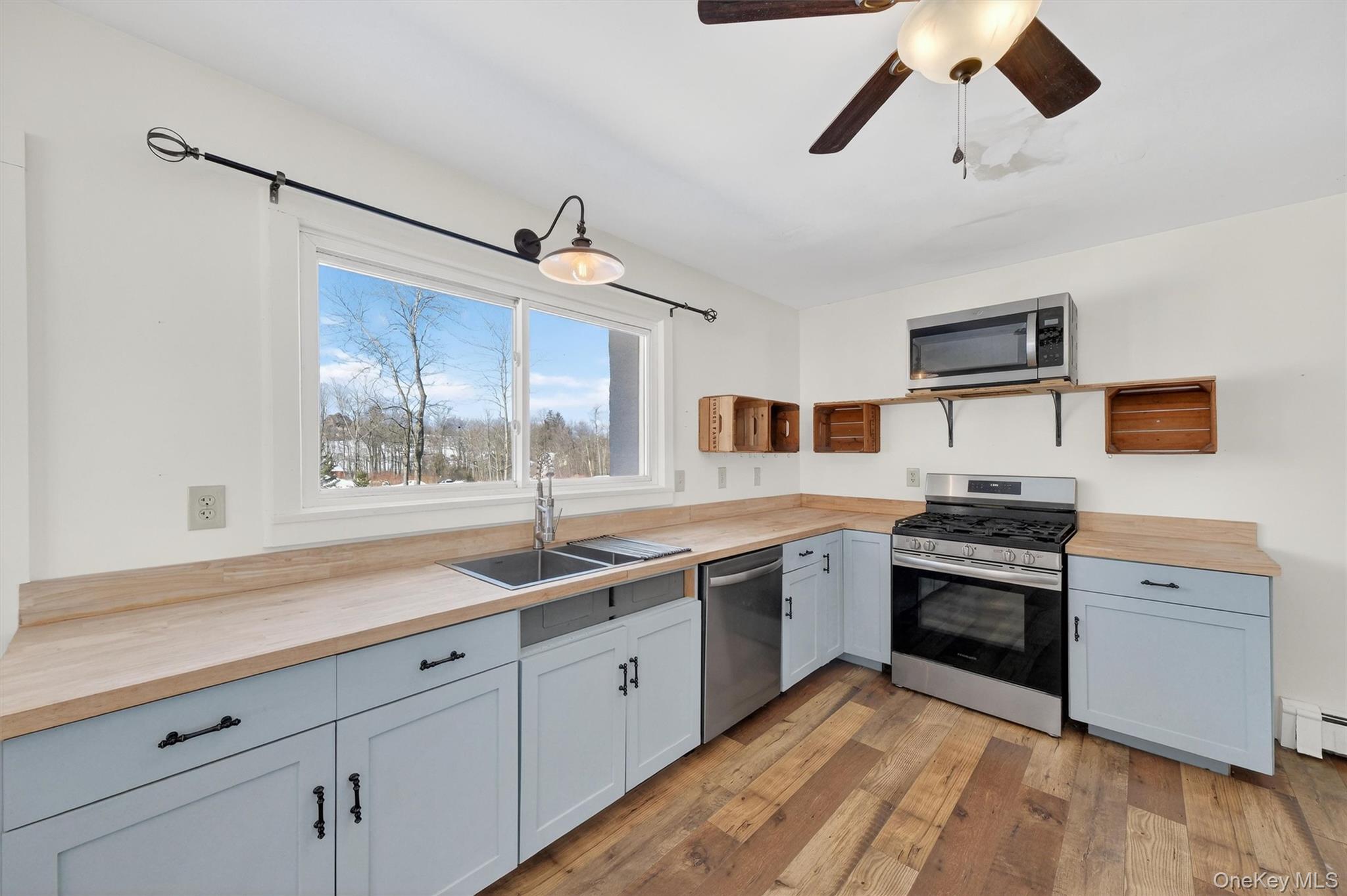 #8 photo, 396 Crescent Avenue, Highland , NY 12528