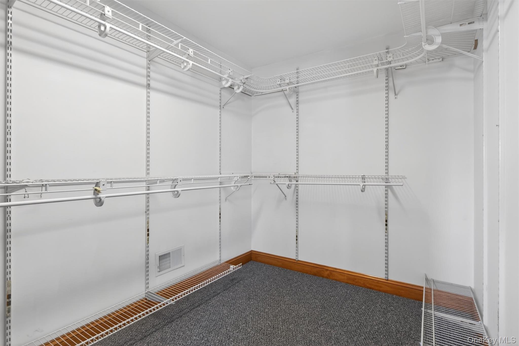 #20 photo, 2 Thomas Jefferson Place, Middletown , NY 10940