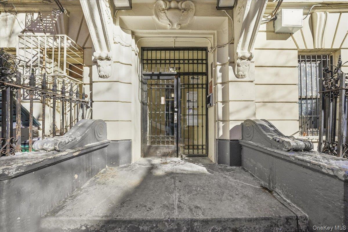 #1 photo, 17-19 W 108th Street, New York (Manhattan) , NY 10025