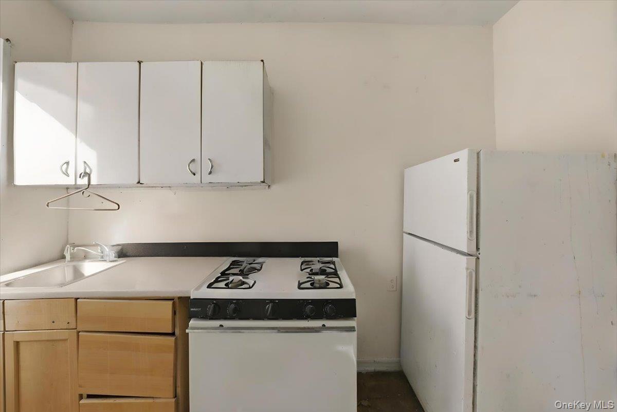 #12 photo, 17-19 W 108th Street, New York (Manhattan) , NY 10025