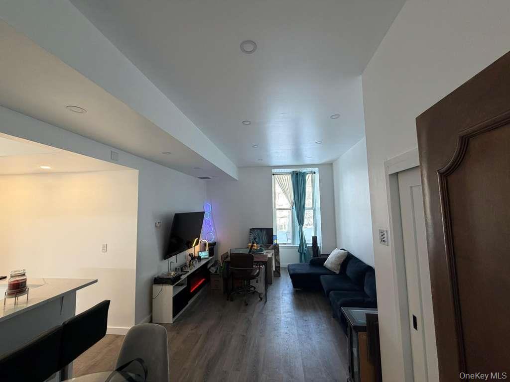 #12 photo, 1250 North Avenue, New Rochelle , NY 10804