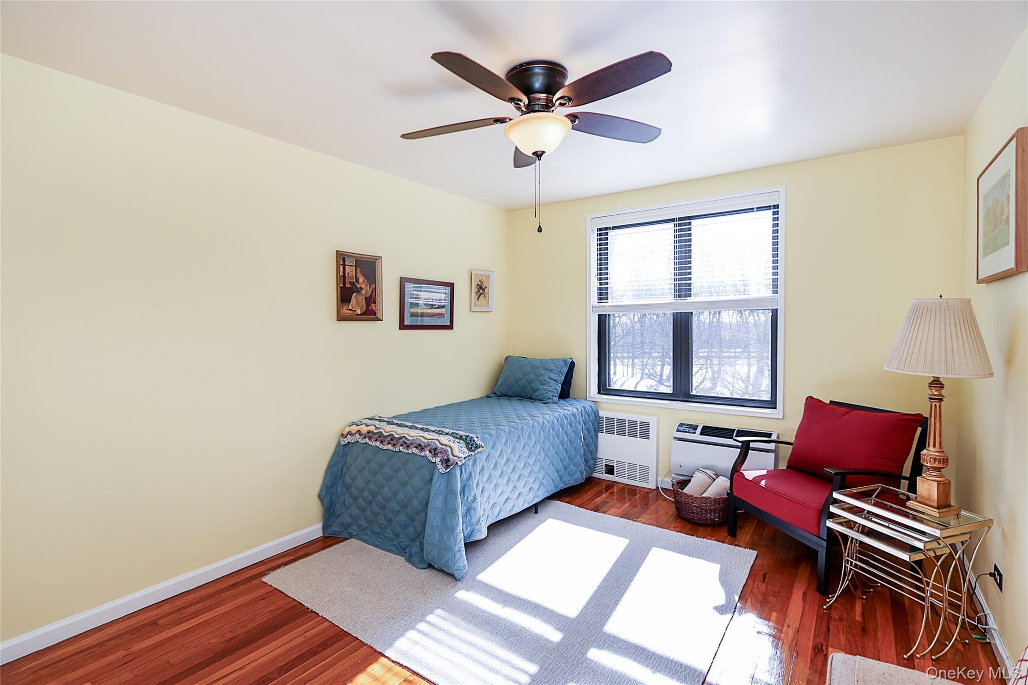 #15 photo, 224-24 Union Turnpike, कुईंस Oakland Gardens , NY 11364