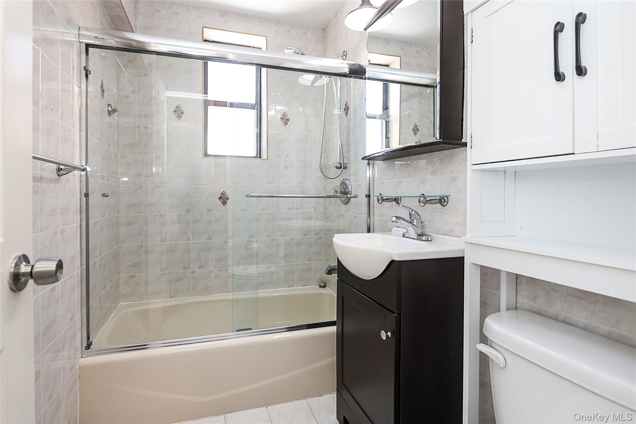 #17 photo, 224-24 Union Turnpike, कुईंस Oakland Gardens , NY 11364