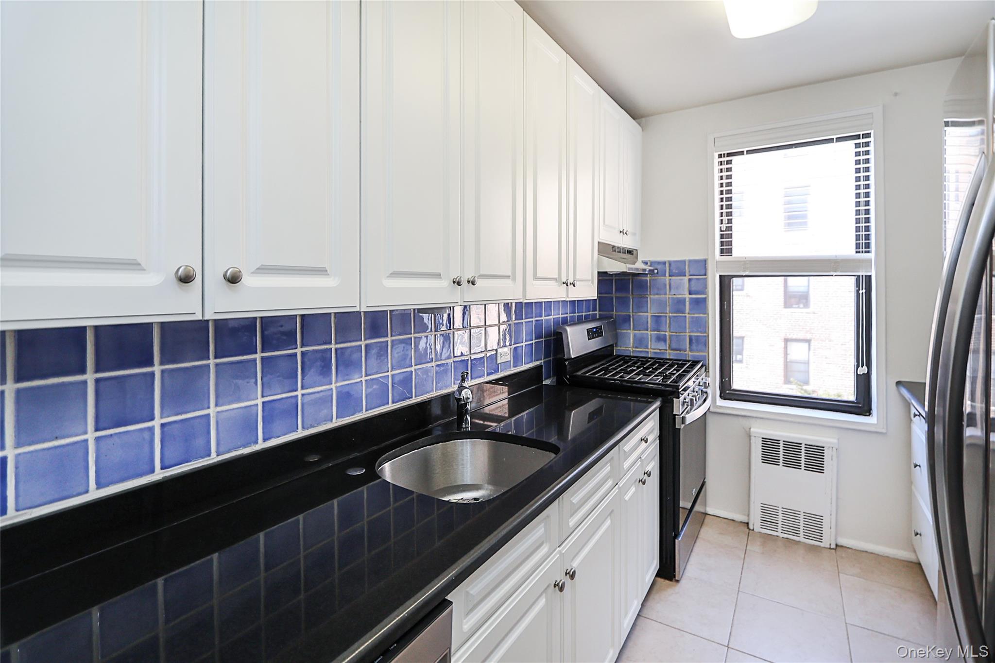 #8 photo, 224-24 Union Turnpike, कुईंस Oakland Gardens , NY 11364