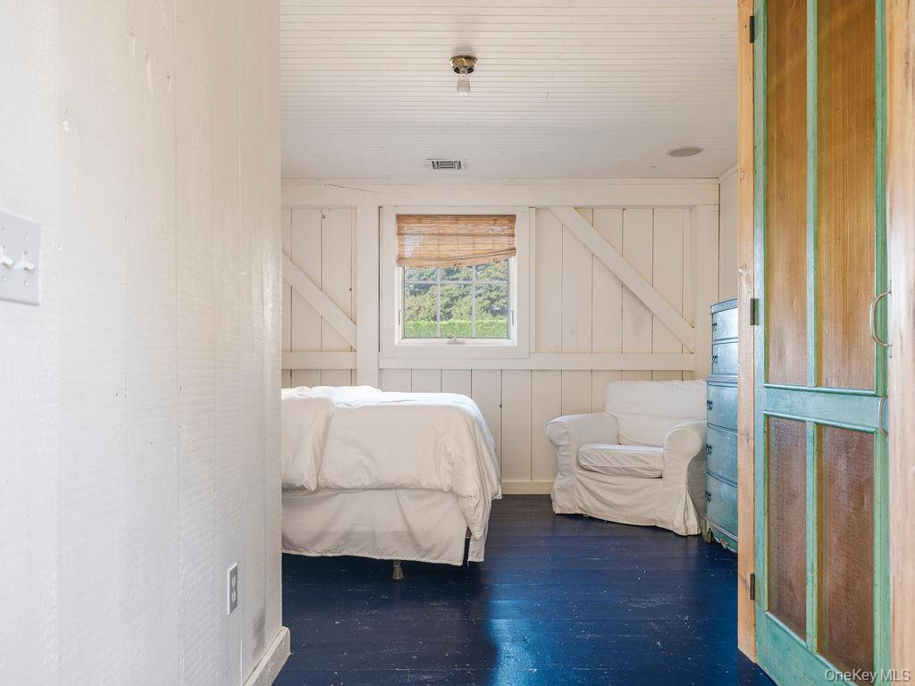 #13 photo, 29500 Main Rd, Cutchogue , NY 11935