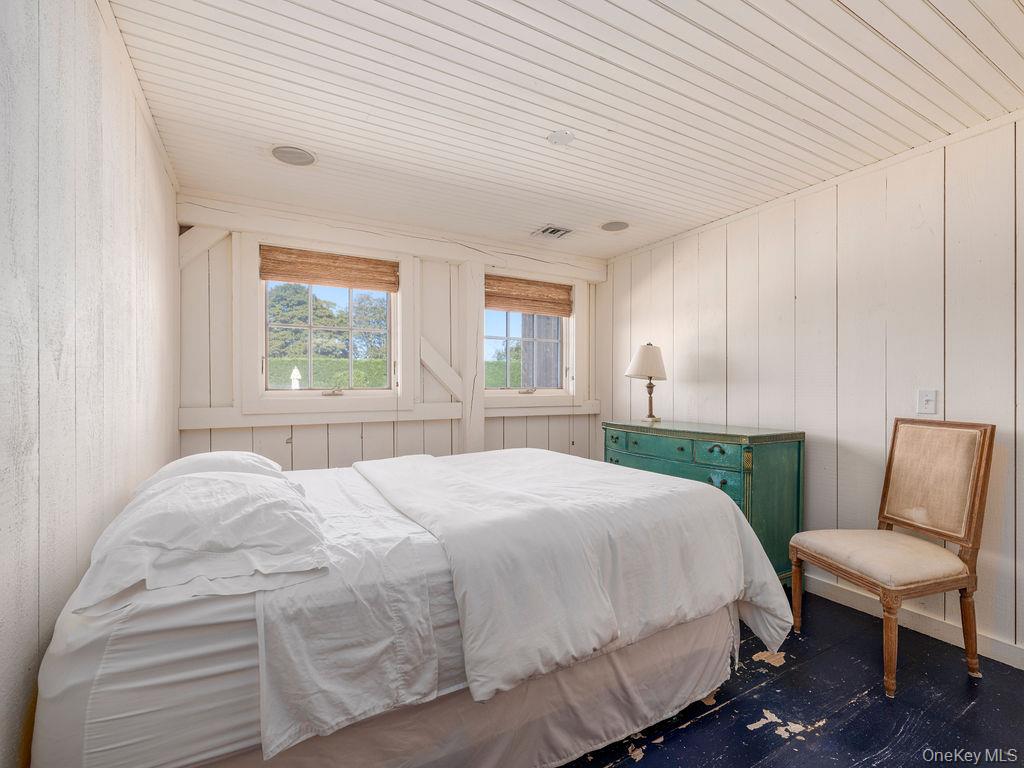 #14 photo, 29500 Main Rd, Cutchogue , NY 11935