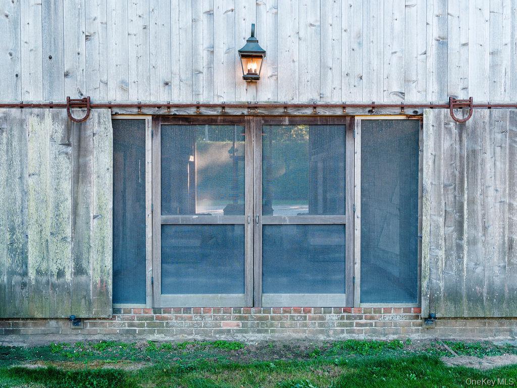 #18 photo, 29500 Main Rd, Cutchogue , NY 11935