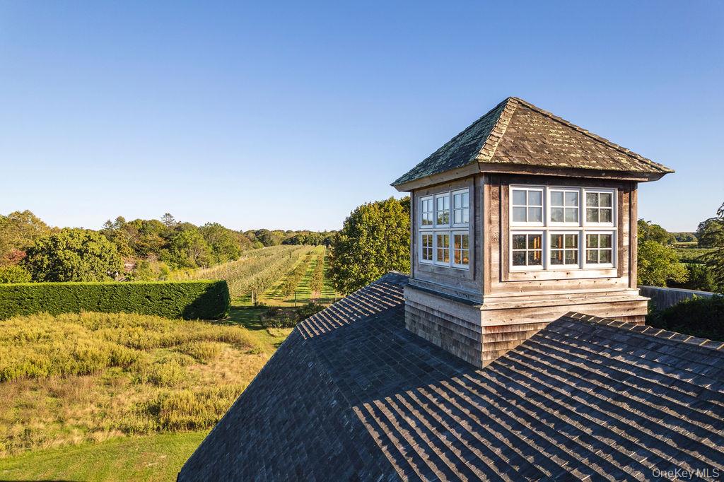 #4 photo, 29500 Main Rd, Cutchogue , NY 11935