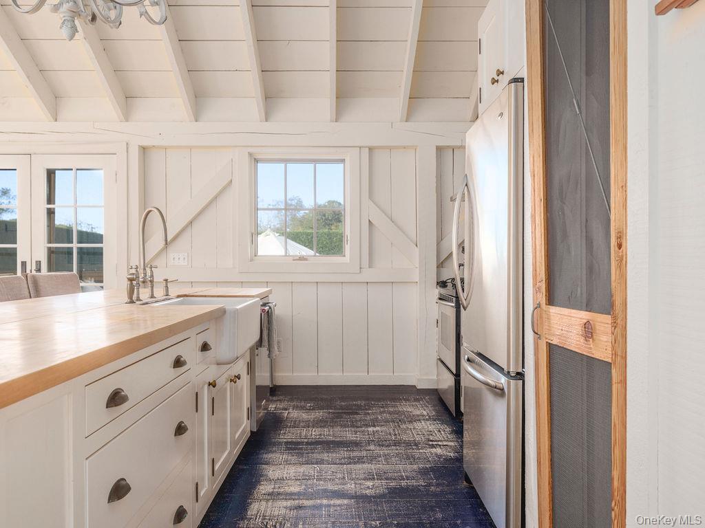 #9 photo, 29500 Main Rd, Cutchogue , NY 11935