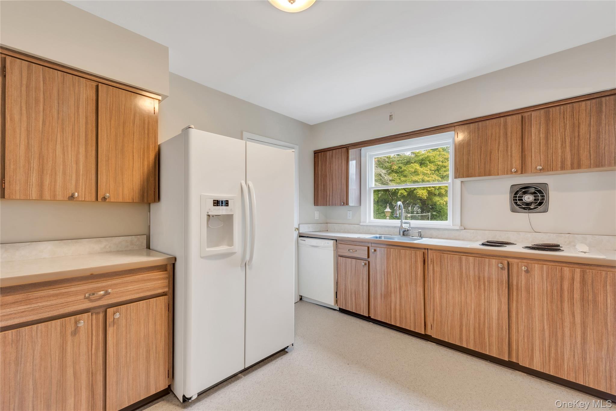 #13 photo, 3 Cherrywood Drive, East Northport , NY 11731