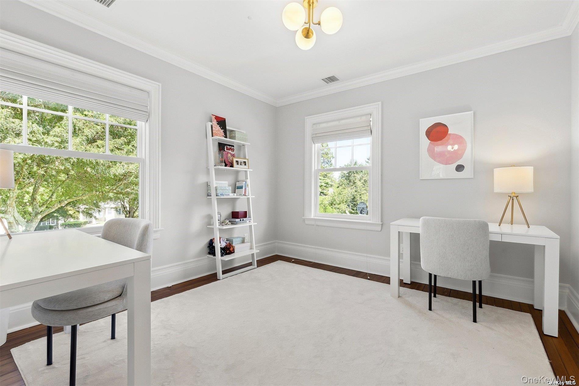 #19 photo, 50 South Drive, Manhasset , NY 11030