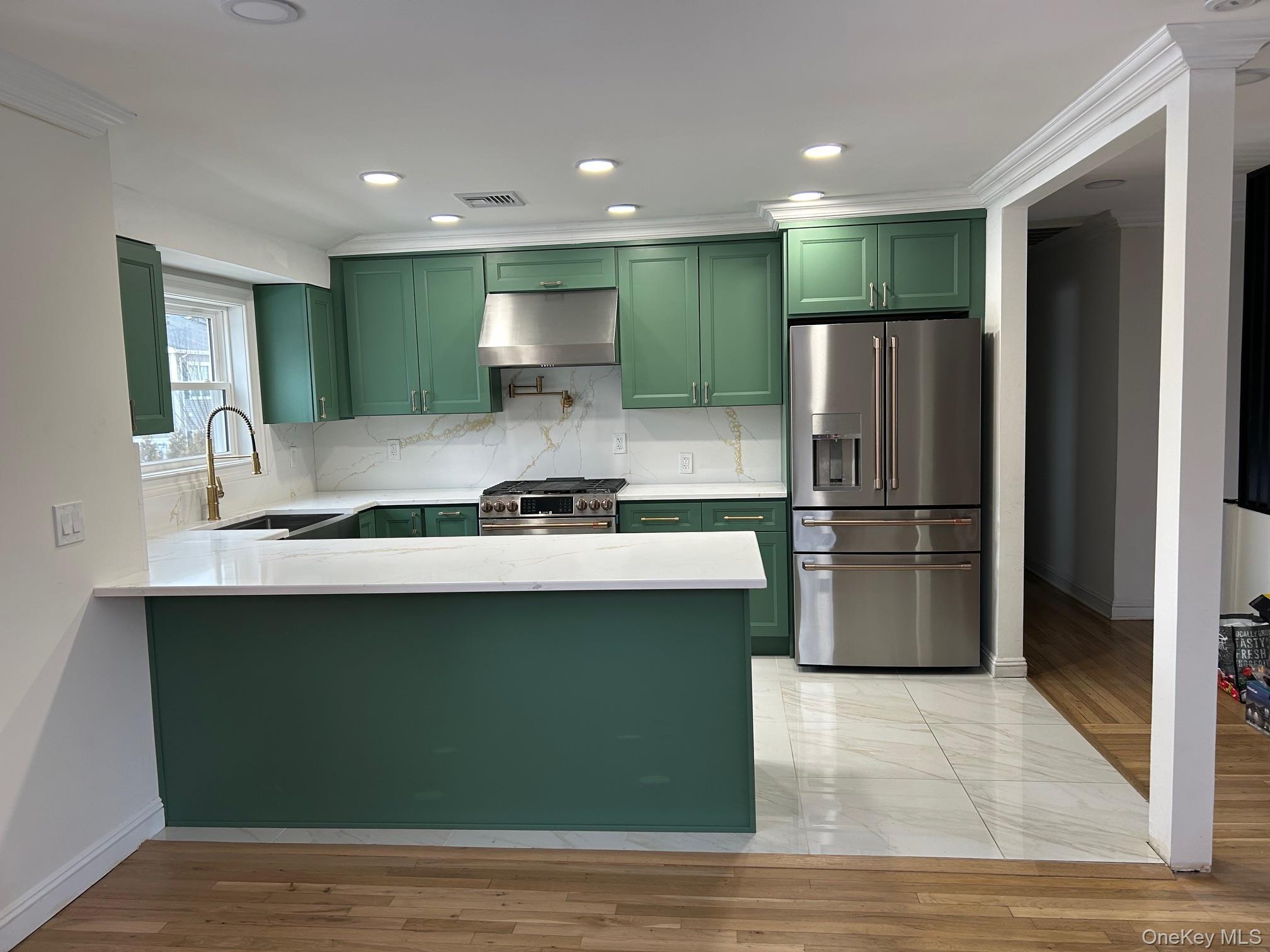 #5 photo, 107 Sammis Avenue, Deer Park , NY 11729