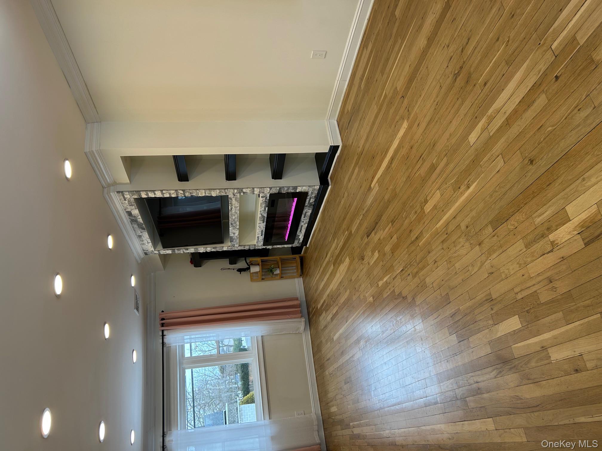 #7 photo, 107 Sammis Avenue, Deer Park , NY 11729