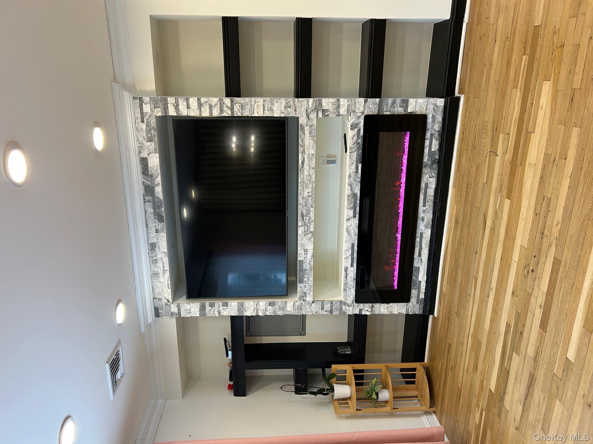 #8 photo, 107 Sammis Avenue, Deer Park , NY 11729