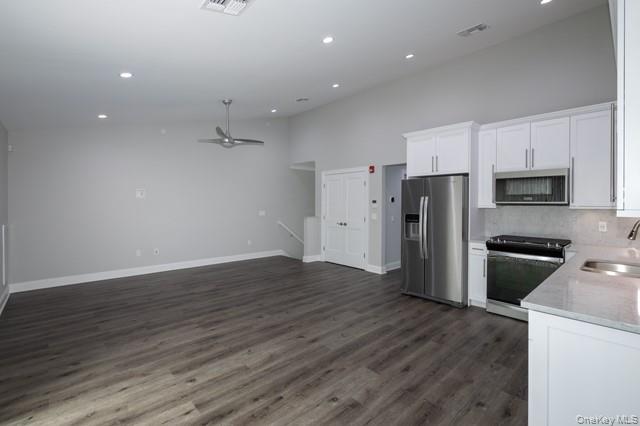 #6 photo, 26 Sunlight Walk, Holbrook , NY 11741