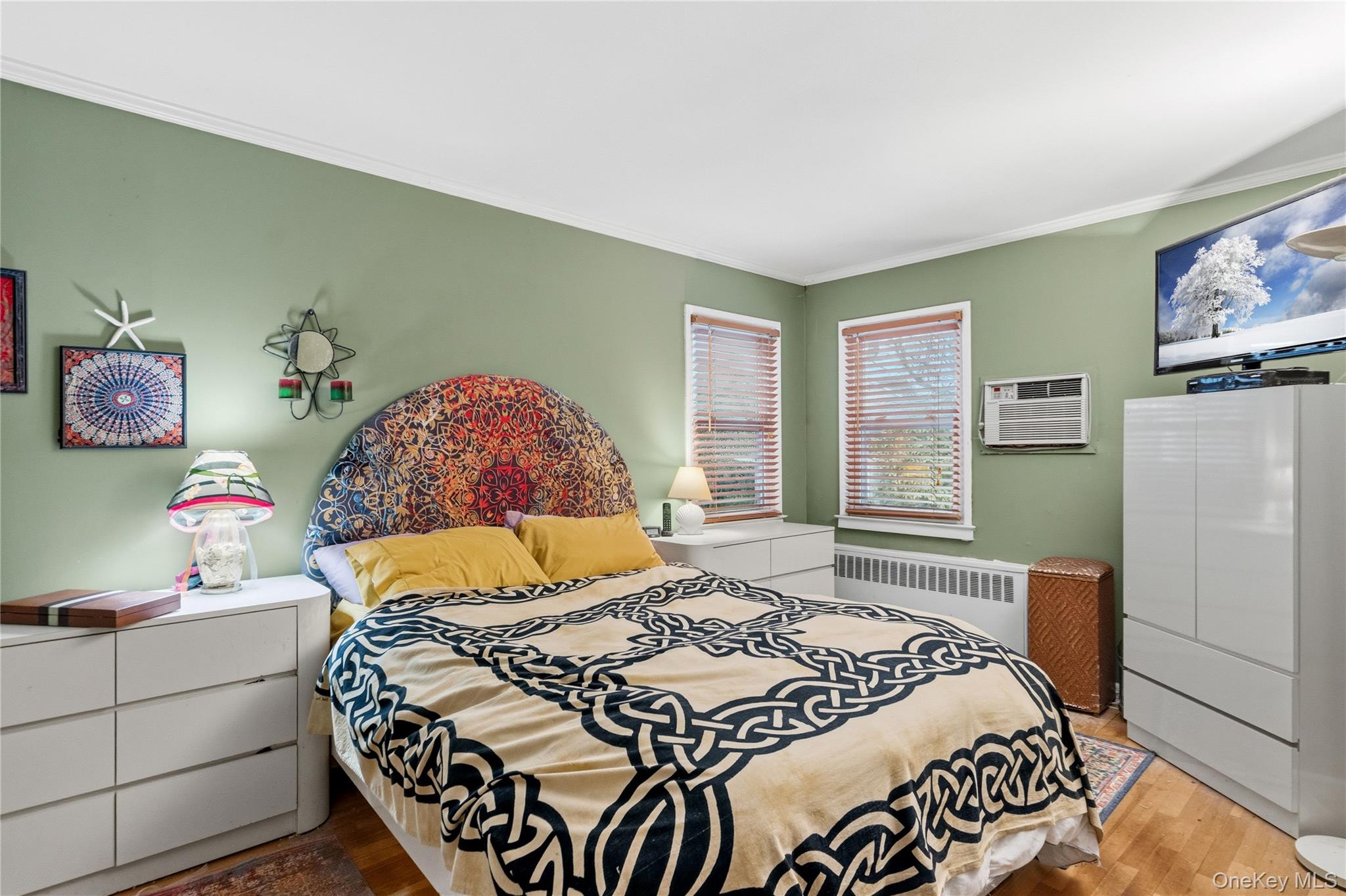 #15 photo, 16 Newmarket Road, Syosset , NY 11791