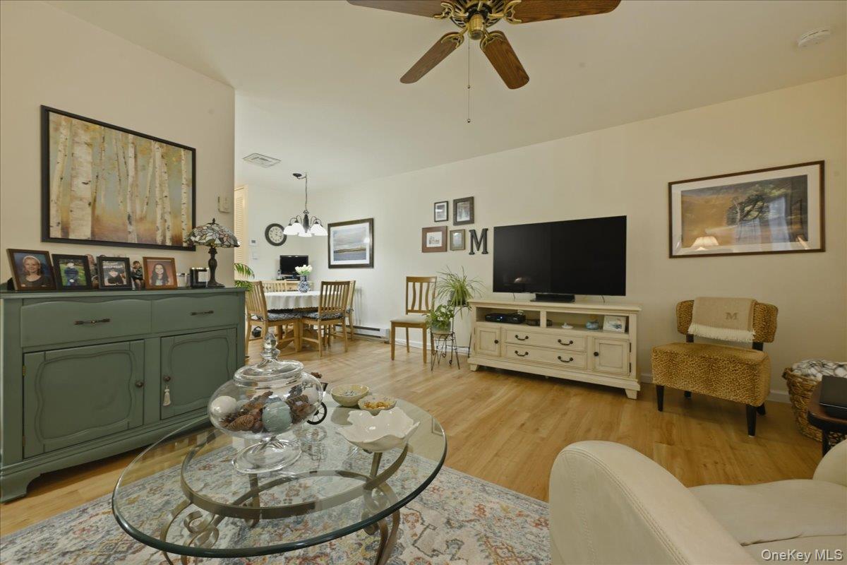 #11 photo, 260 Newcastle Court, Саффолк ‖ Ridge , NY 11961