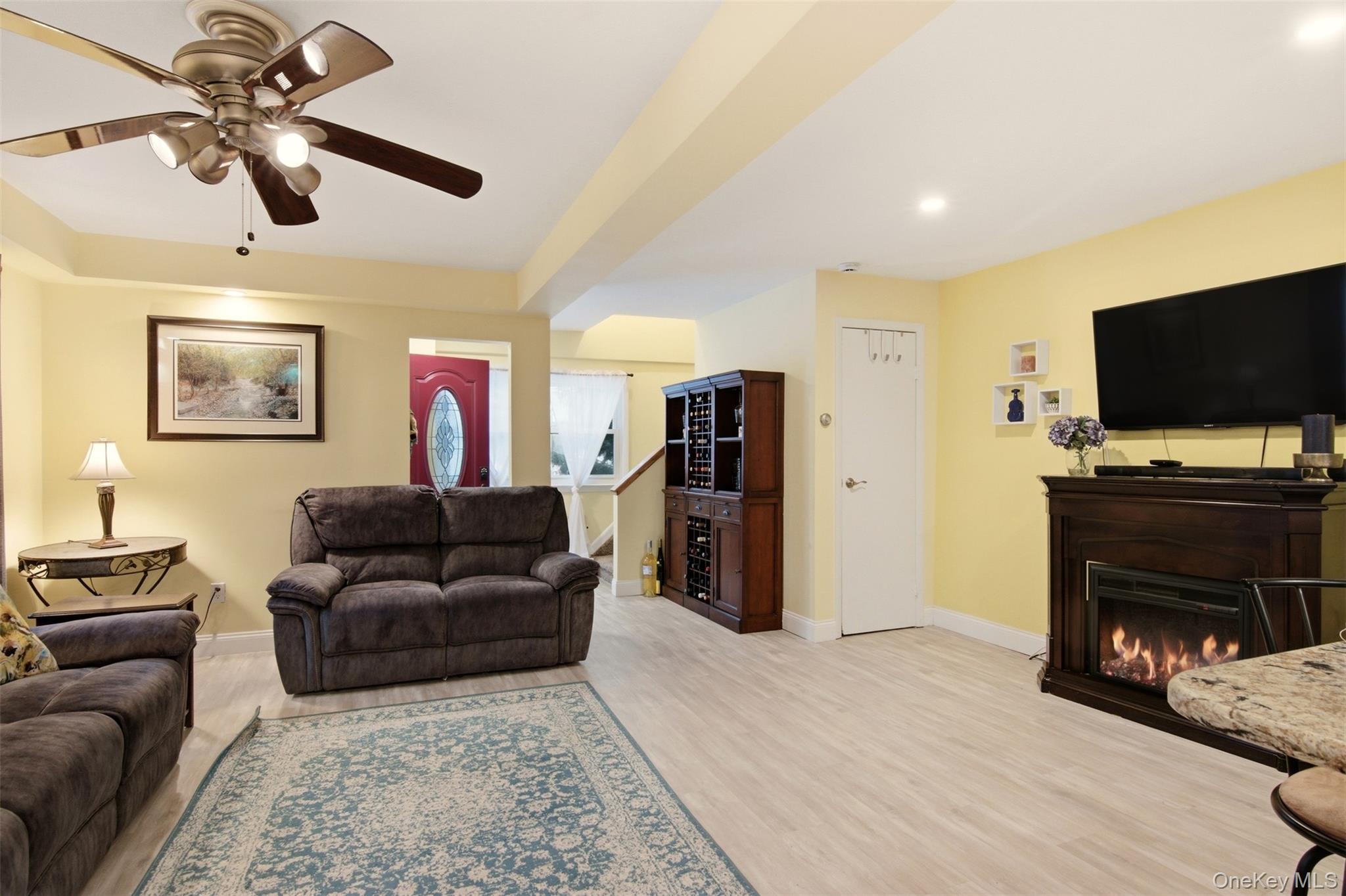 #13 photo, 2 Lakeland Place, Farmingville , NY 11738