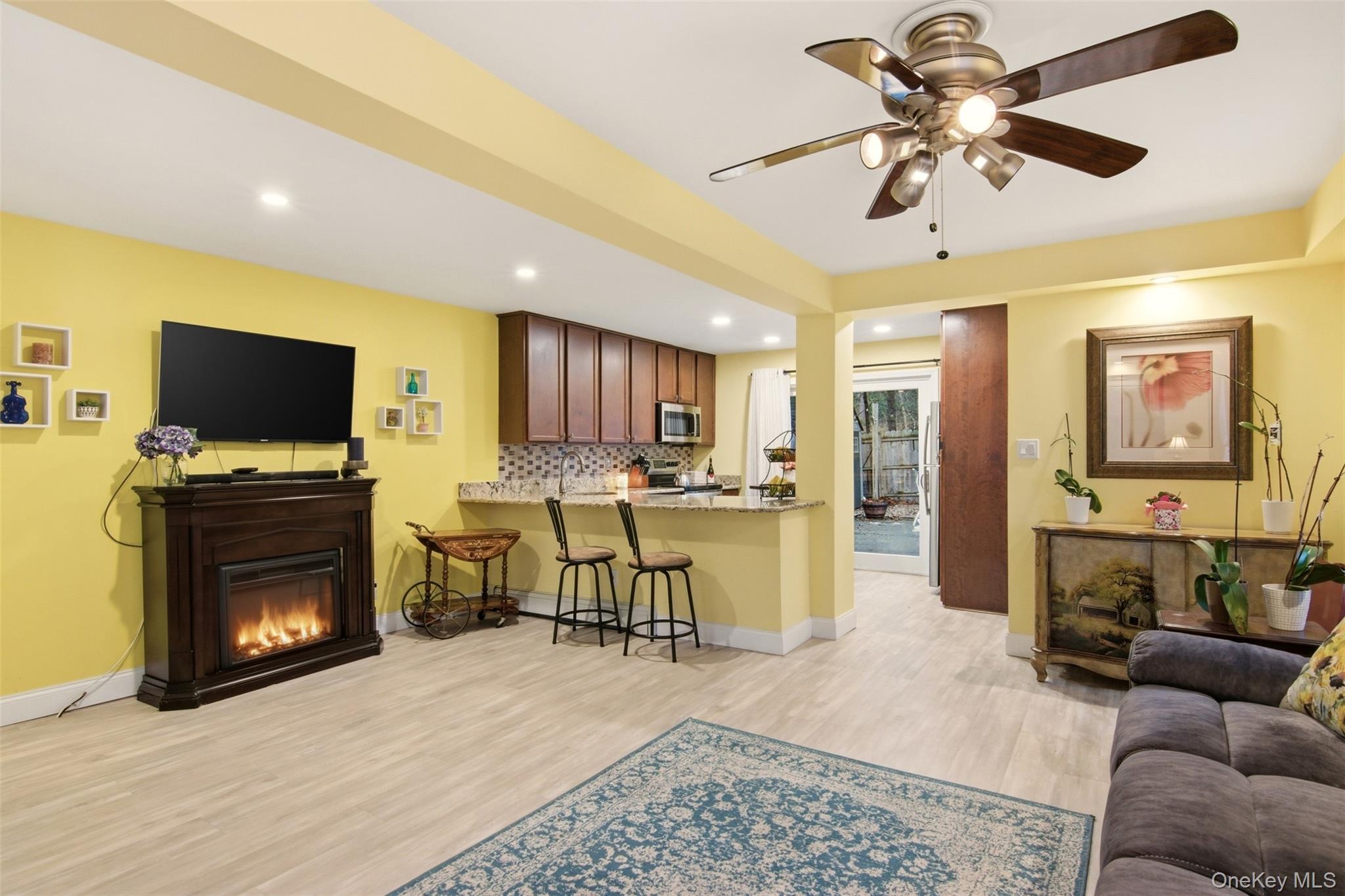 #7 photo, 2 Lakeland Place, Farmingville , NY 11738