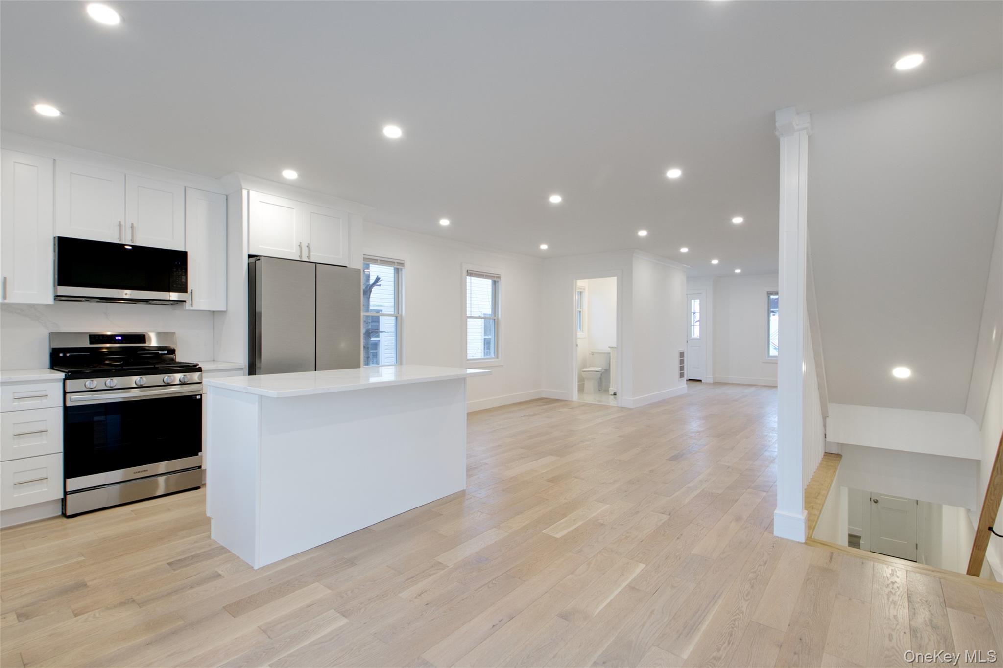 #10 photo, 56 Kirkwood Road, Port Washington , NY 11050