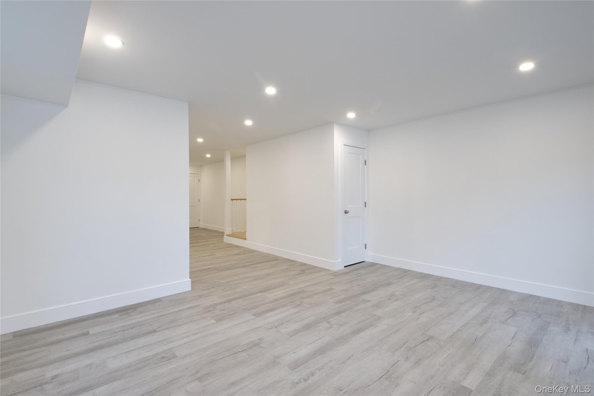 #20 photo, 56 Kirkwood Road, Port Washington , NY 11050