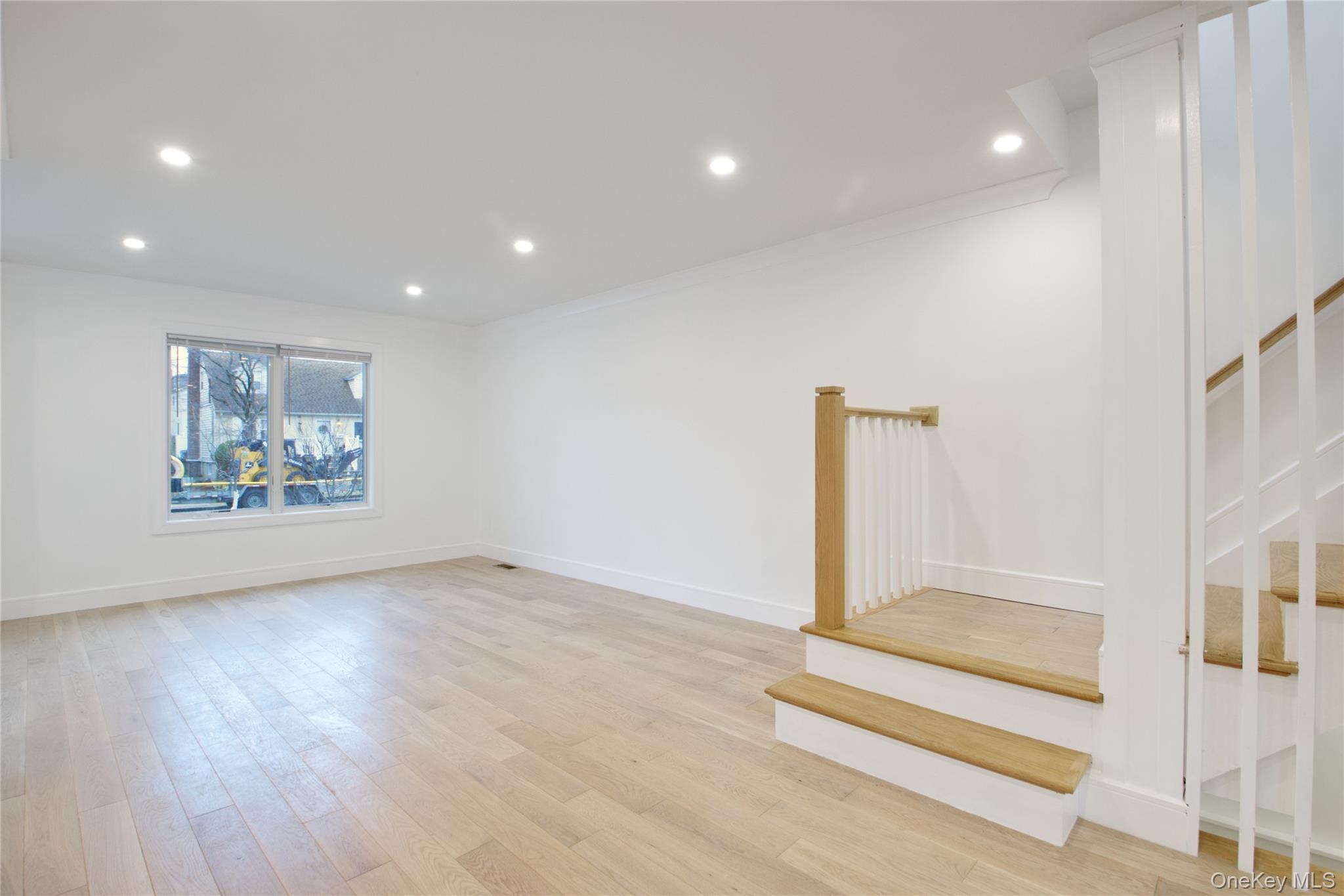 #7 photo, 56 Kirkwood Road, Port Washington , NY 11050