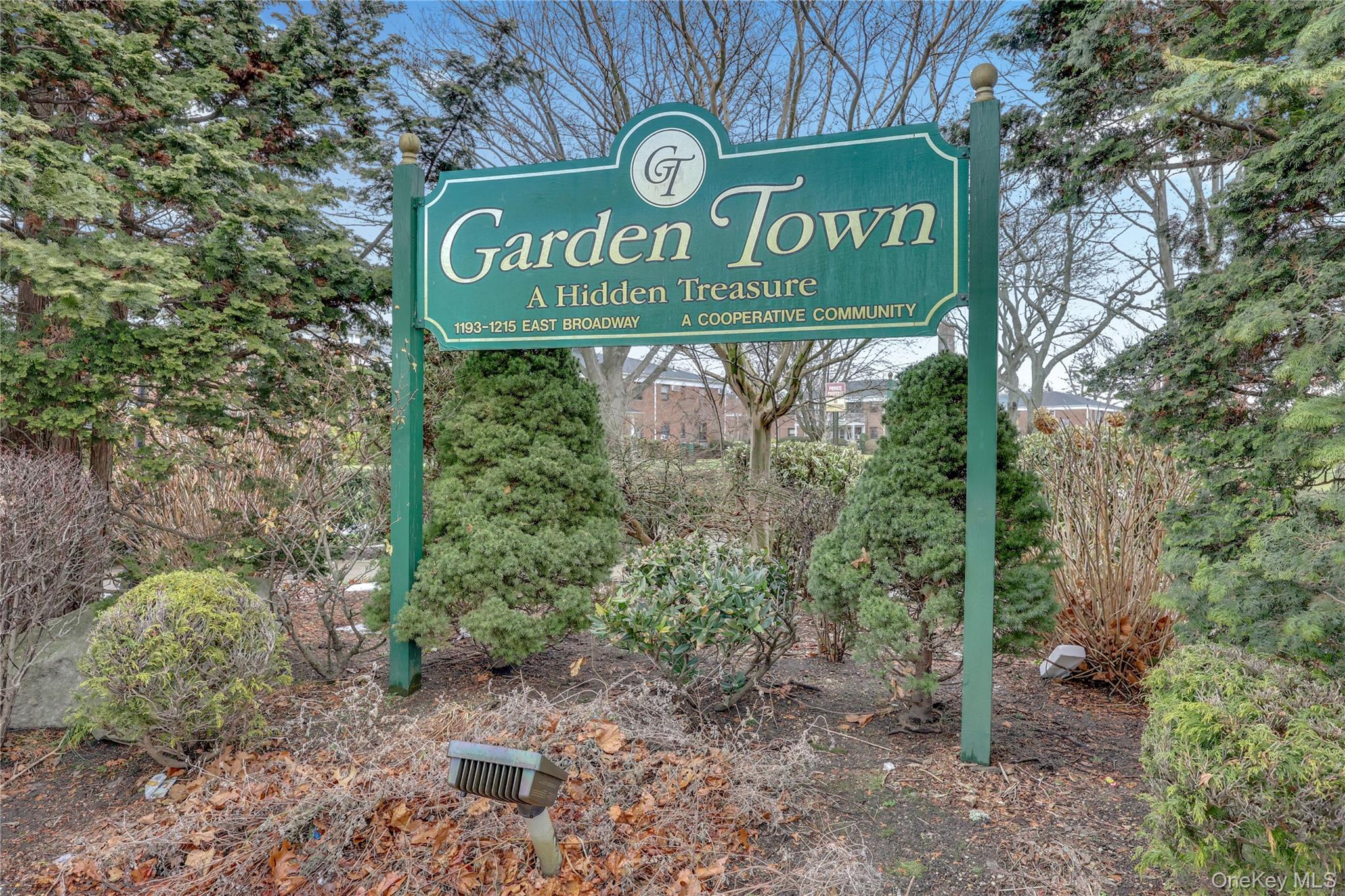 #1 photo, 1201 E Broadway, Hewlett , NY 11557