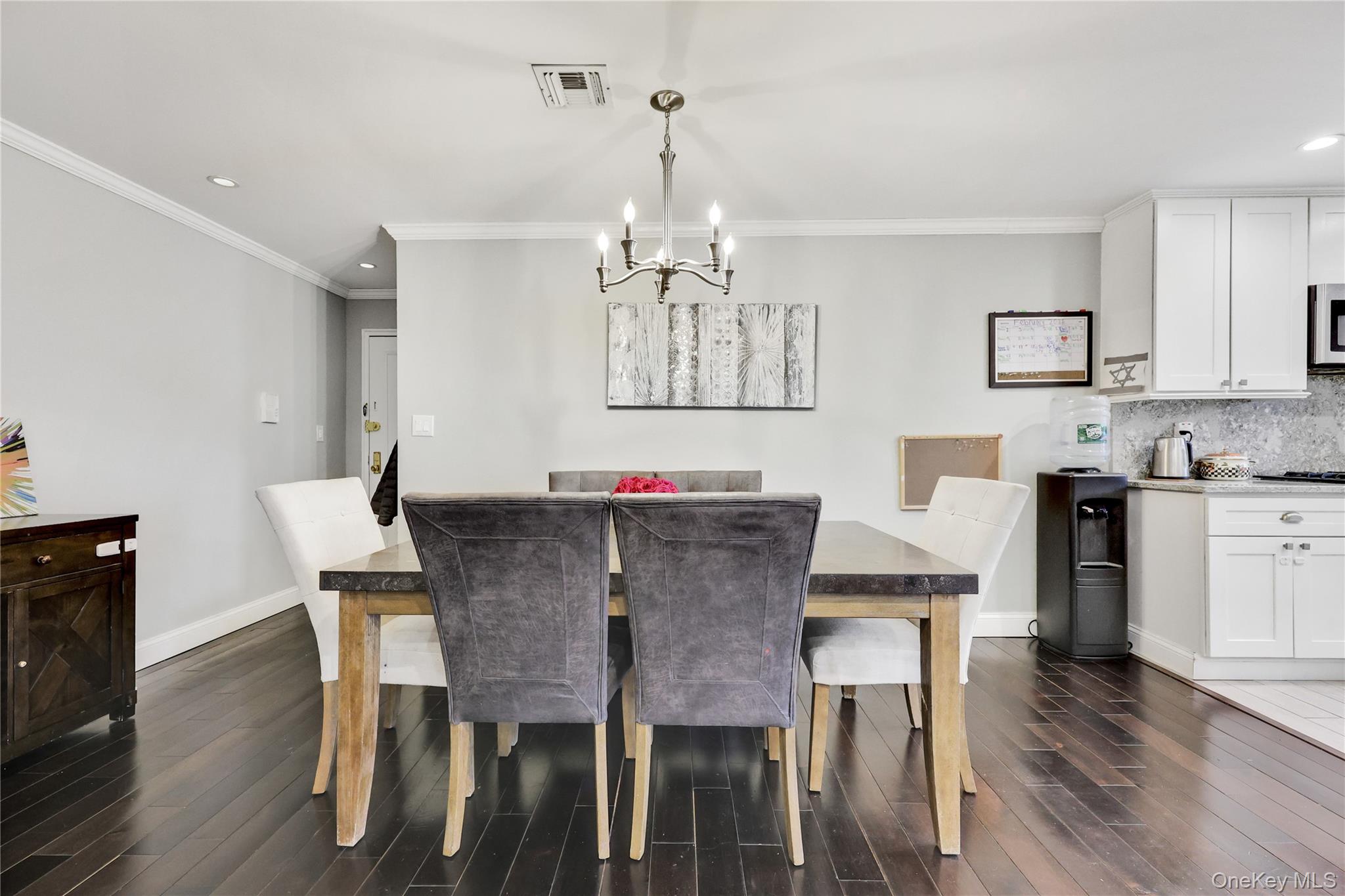 #12 photo, 1201 E Broadway, Hewlett , NY 11557