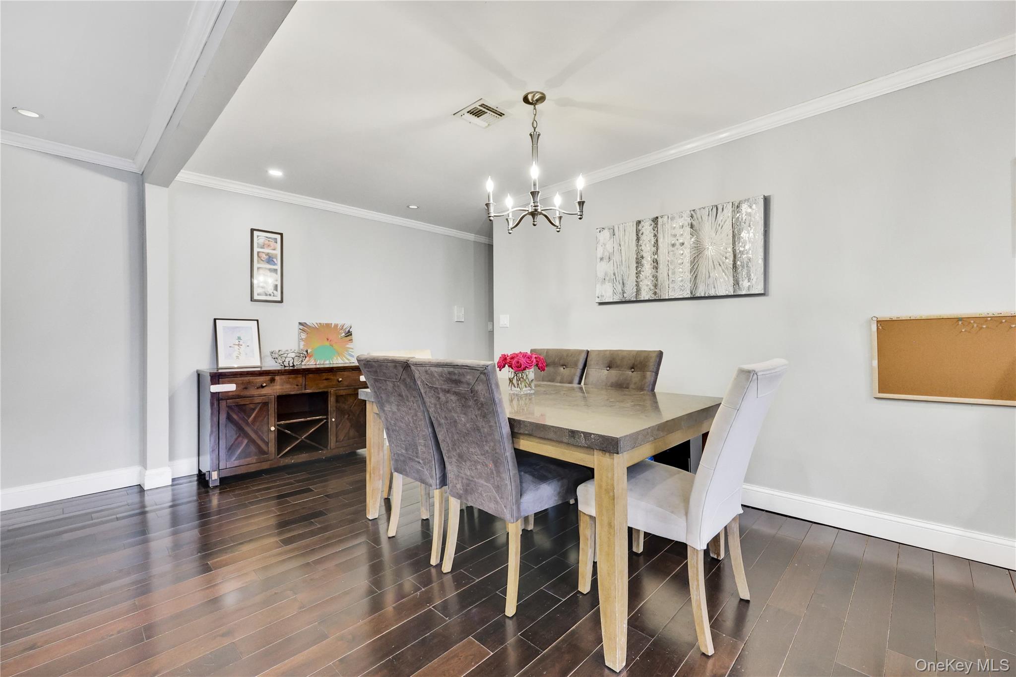 #16 photo, 1201 E Broadway, Hewlett , NY 11557