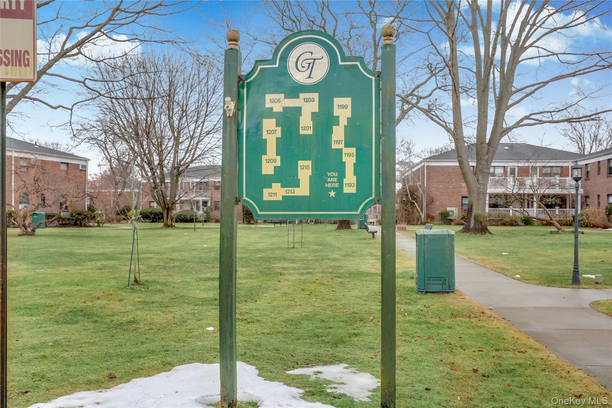 #5 photo, 1201 E Broadway, Hewlett , NY 11557