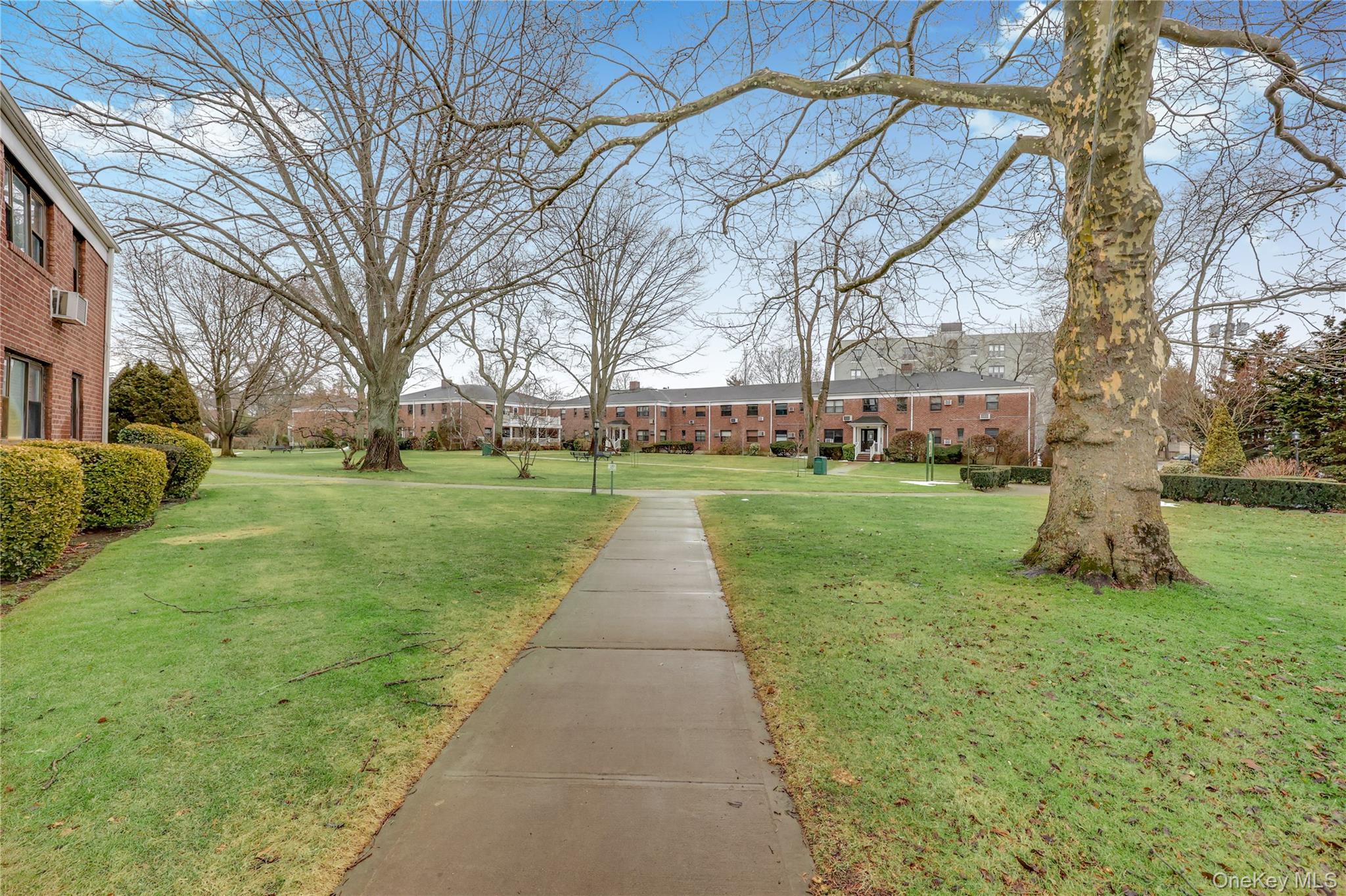 #6 photo, 1201 E Broadway, Hewlett , NY 11557