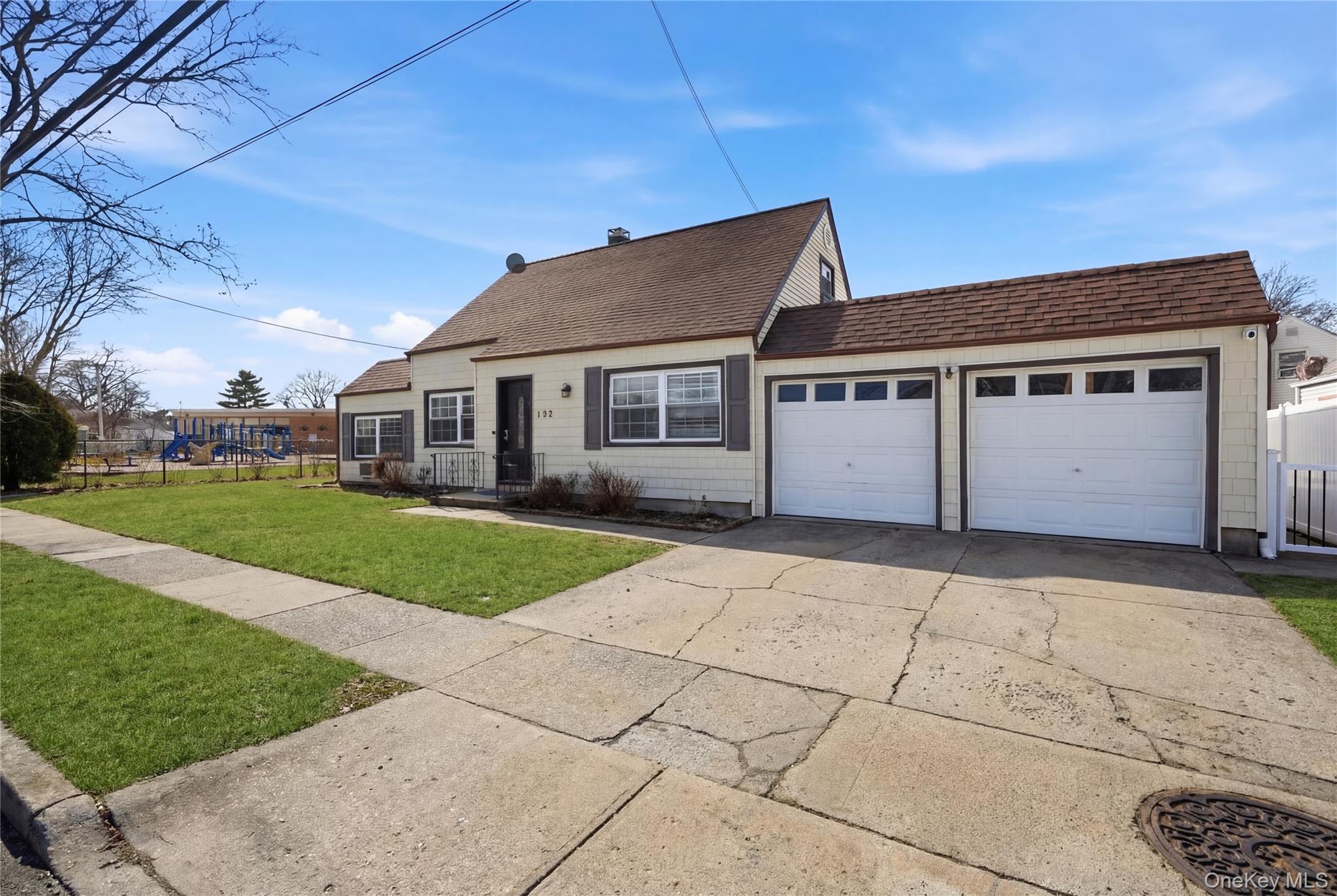 #3 photo, 192 Mill Road, Valley Stream , NY 11581