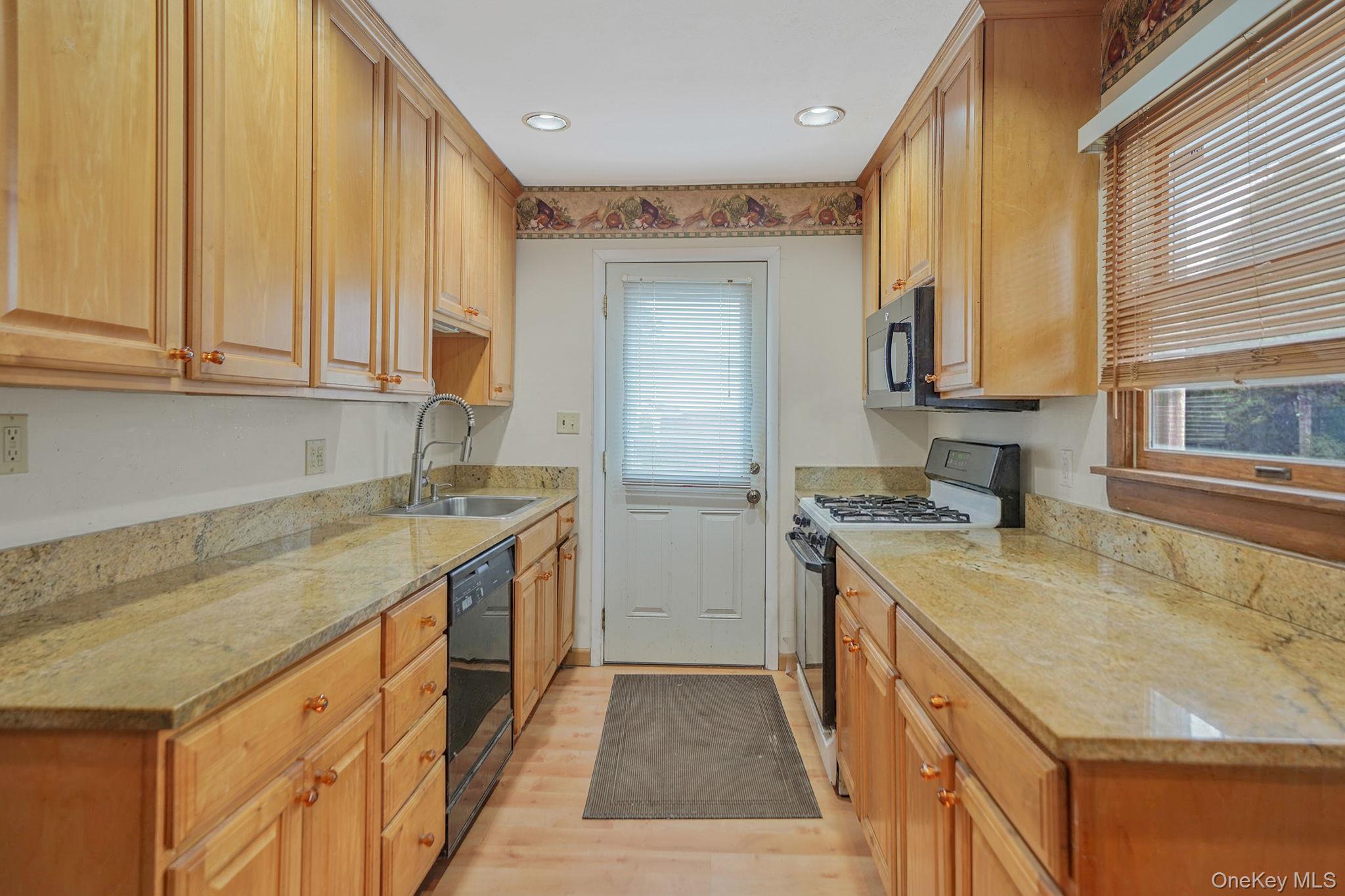 #10 photo, 24 New Highway, Commack , NY 11725