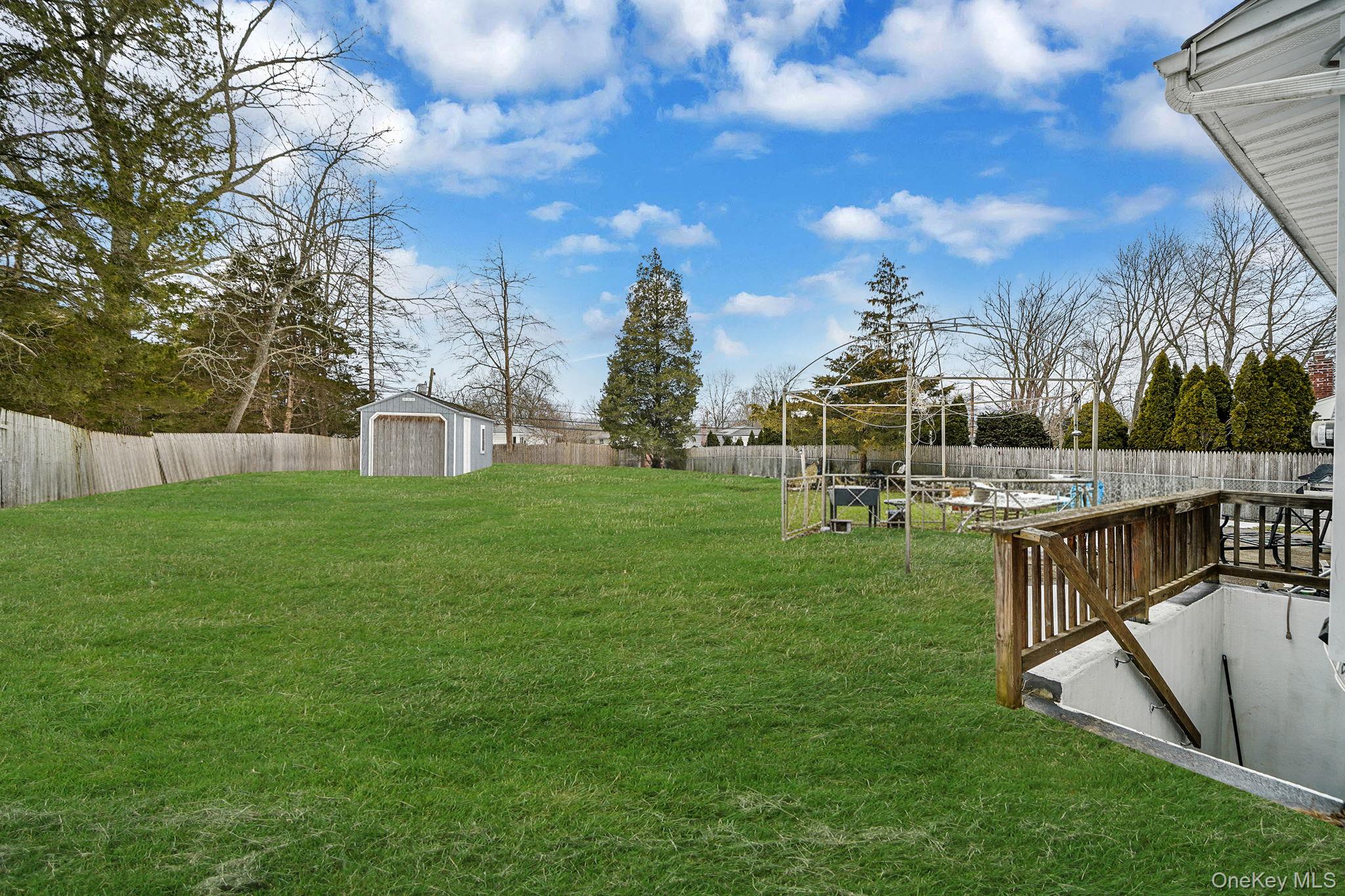 #12 photo, 24 New Highway, Commack , NY 11725