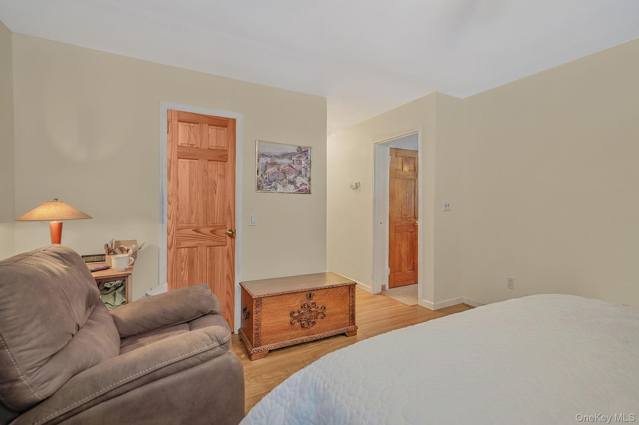 #6 photo, 24 New Highway, Commack , NY 11725