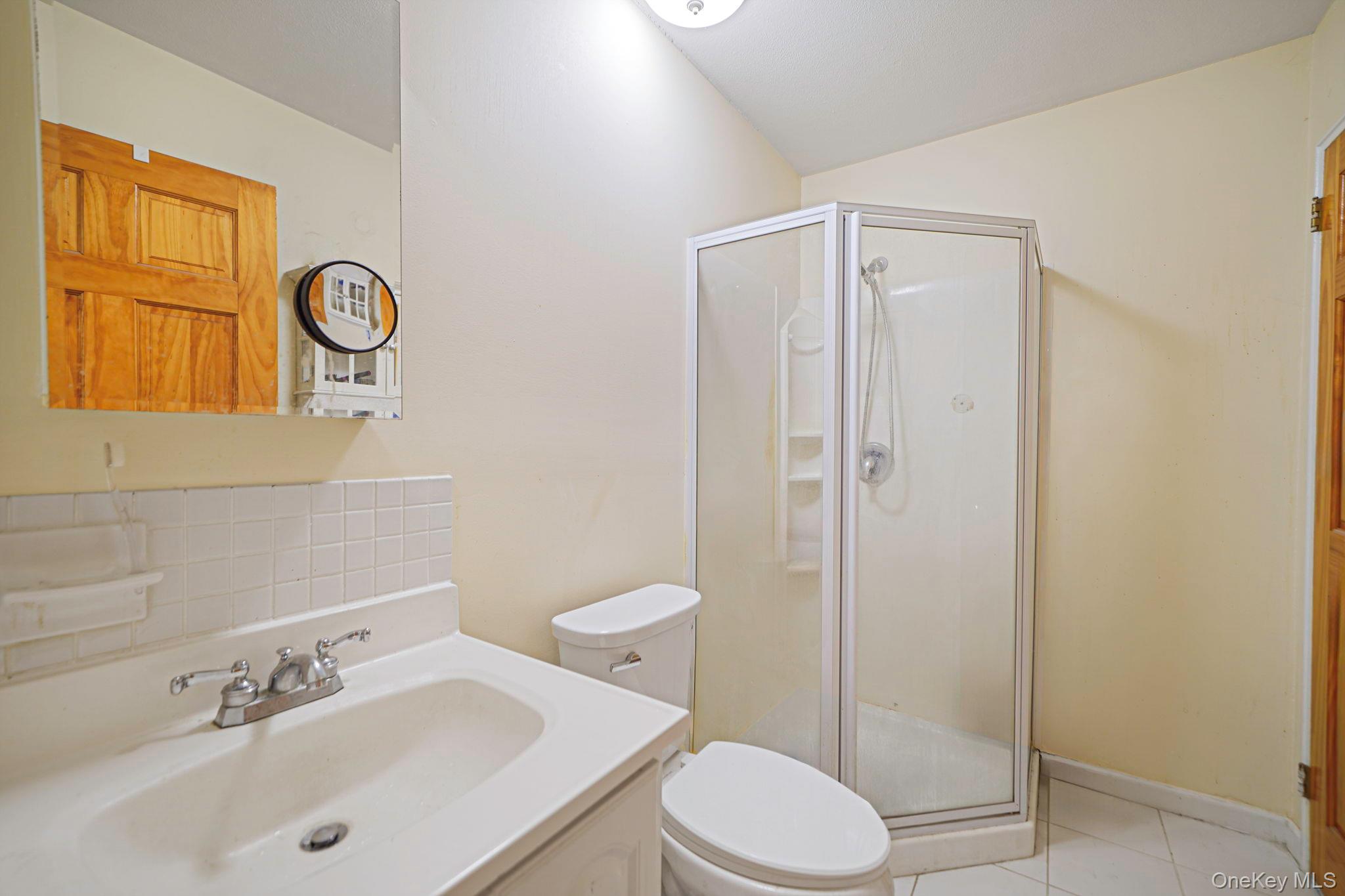 #9 photo, 24 New Highway, Commack , NY 11725