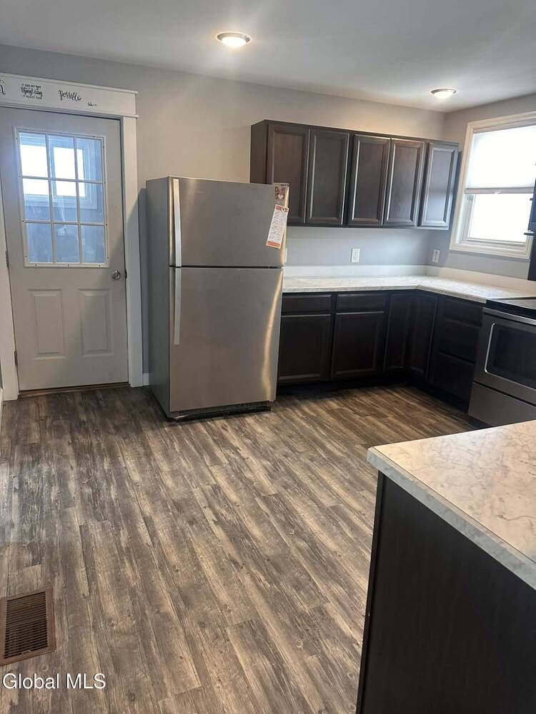 #11 photo, 1687 Avenue A, Schenectady , NY 12308