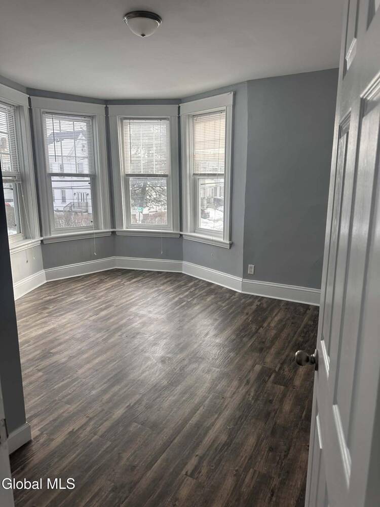 #3 photo, 1687 Avenue A, Schenectady , NY 12308