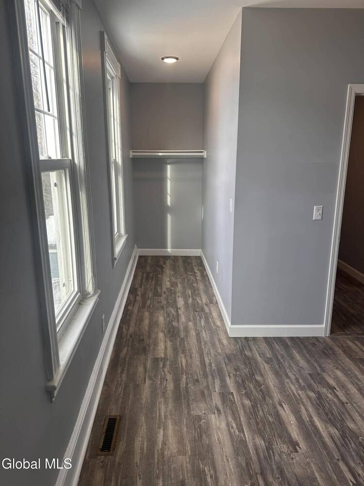 #8 photo, 1687 Avenue A, Schenectady , NY 12308