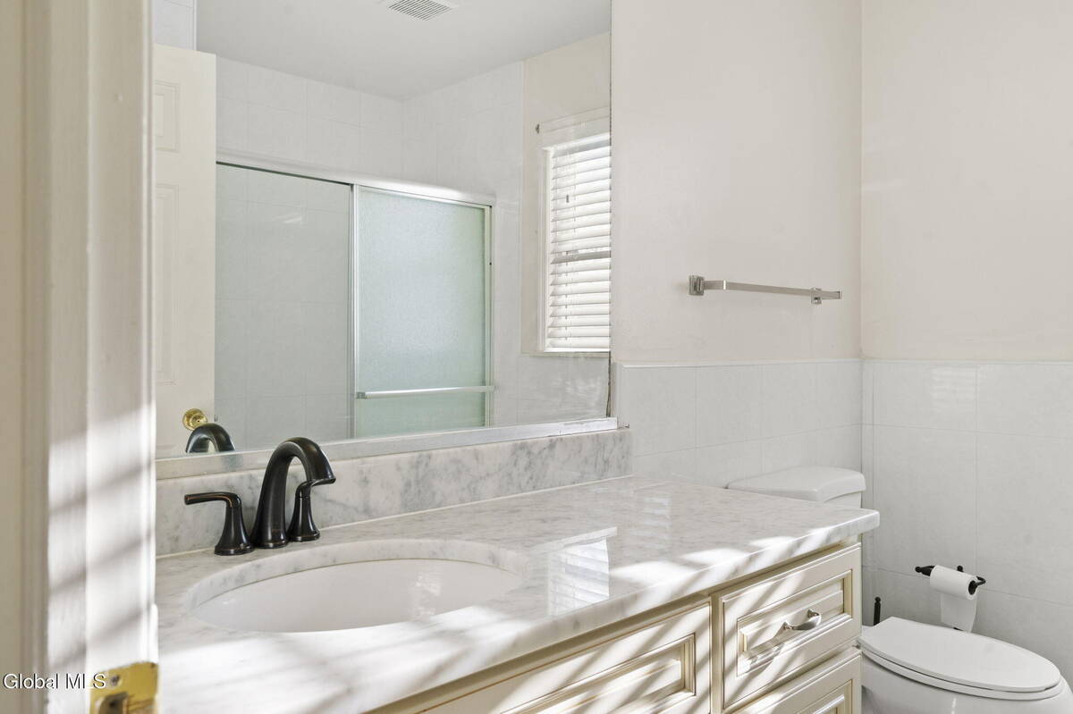 #10 photo, 28 Dogwood Lane, Colonie , NY 12211